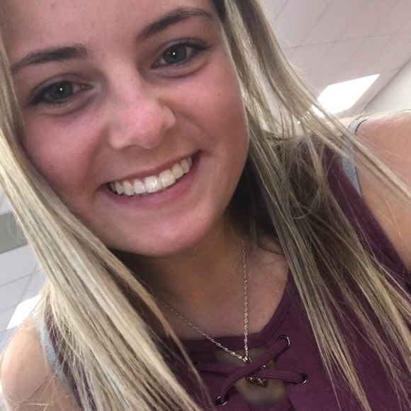 Meet your Posher, Kayla - Picture 1 of 1